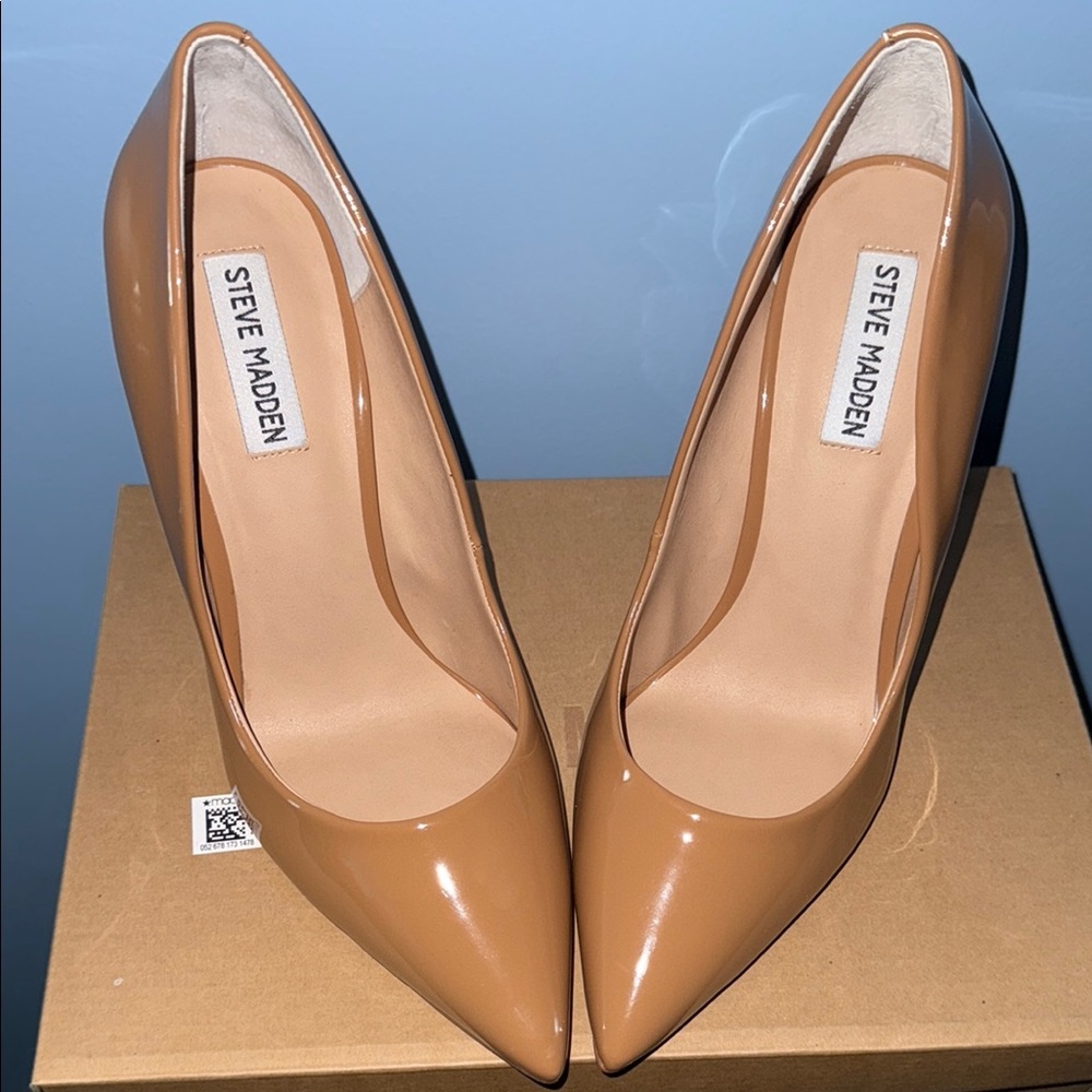 Steve Madden Tan Patent Leather Heels